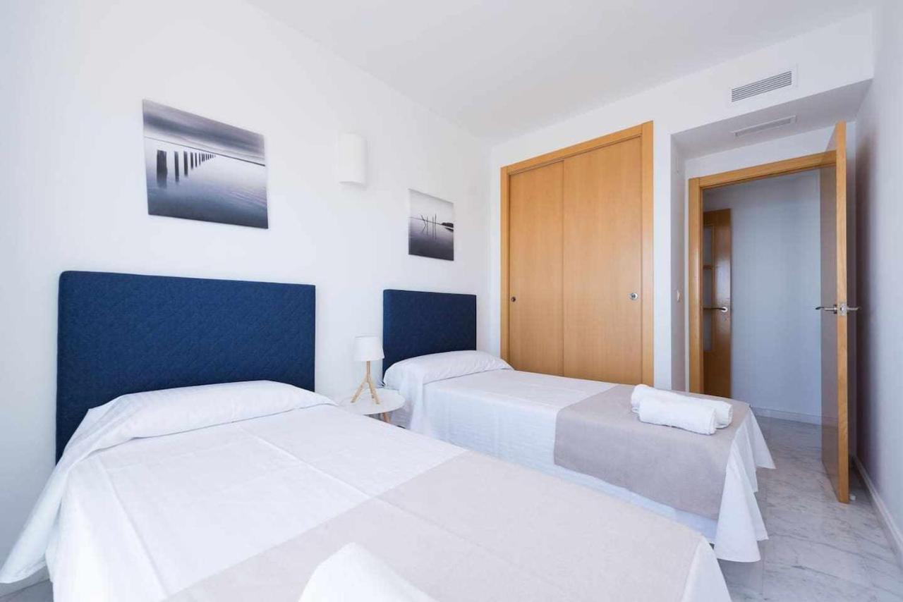 High Rise Apartment On The 39Th Floor With Private Terrace And Sea Views Benidorm Exterior photo